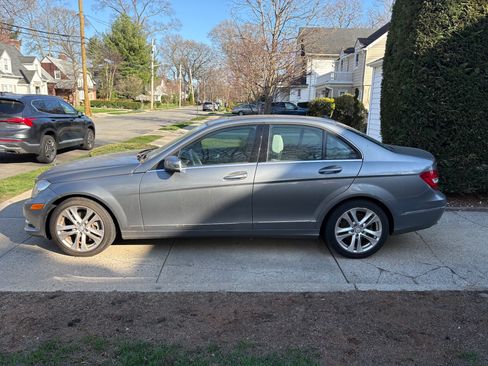 Used 2012 Mercedes-Benz C 300 4MATIC Sedan image 5