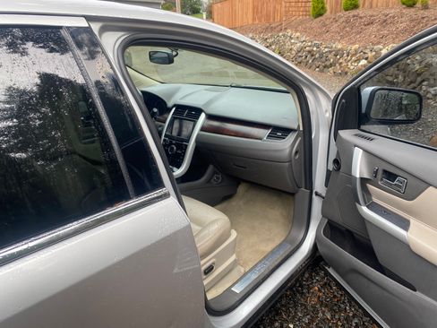 Used 2011 Ford Edge Limited image 8