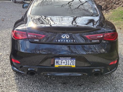 Used 2018 INFINITI Q60 Red Sport 400 w/ Sensory Package 3.0T Sport image 8