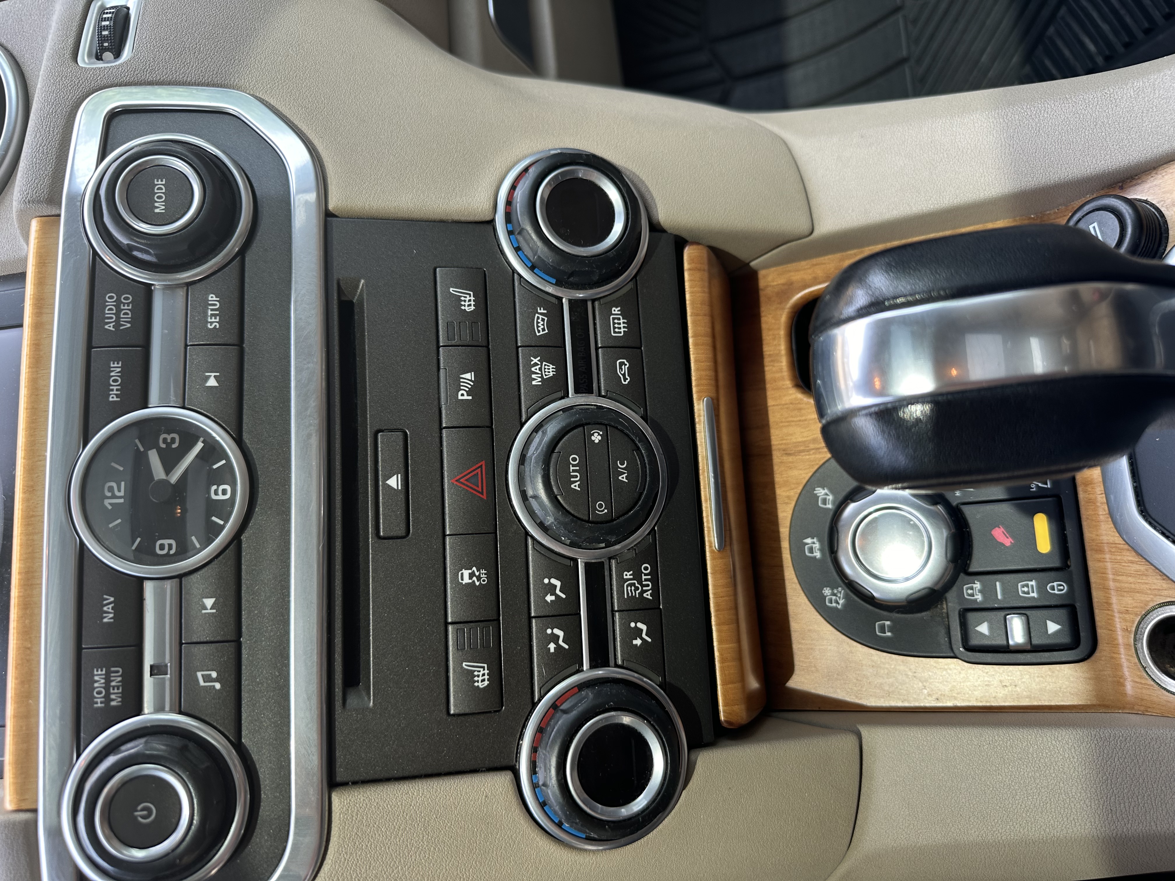 Used 2013 Land Rover LR4 HSE AWD/4WD image 11