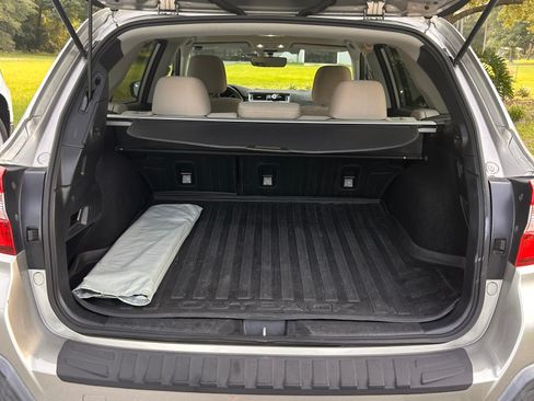Used 2018 Subaru Outback 2.5i Premium AWD/4WD image 10