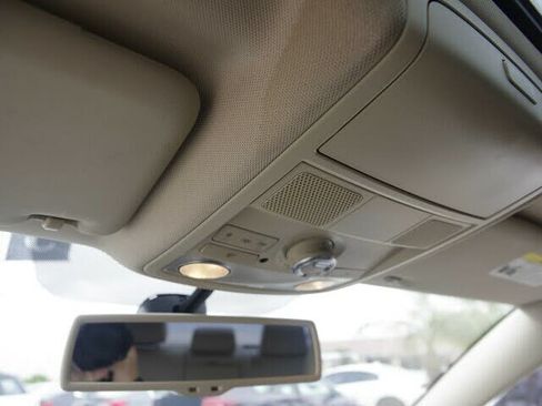 Used 2013 Volkswagen Passat TDI SE image 12