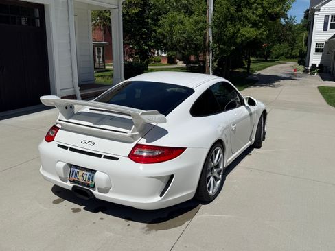 Used 2010 Porsche 911 GT3 RWD image 14