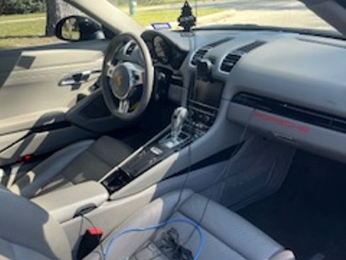 Used 2016 Porsche Cayman image 10