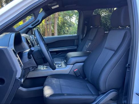 Used 2020 Ford Expedition Max XLT image 13