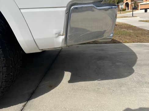 Used 2014 RAM 1500 Laramie image 2