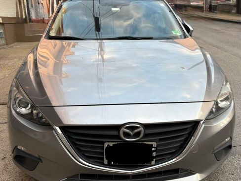 Used 2016 MAZDA MAZDA3 i Sport w/ Preferred Equipment Package image 4