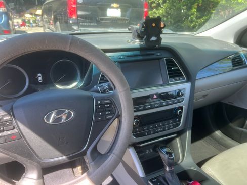Used 2015 Hyundai Sonata Limited w/ Option Group 05 image 10