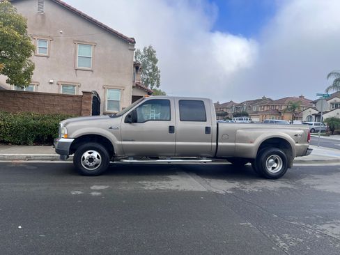 Used 2002 Ford F350 XLT image 5
