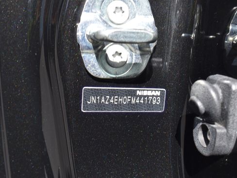 Used 2015 Nissan 370Z NISMO RWD image 20