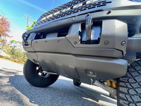 Used 2024 Ford Bronco Badlands image 8