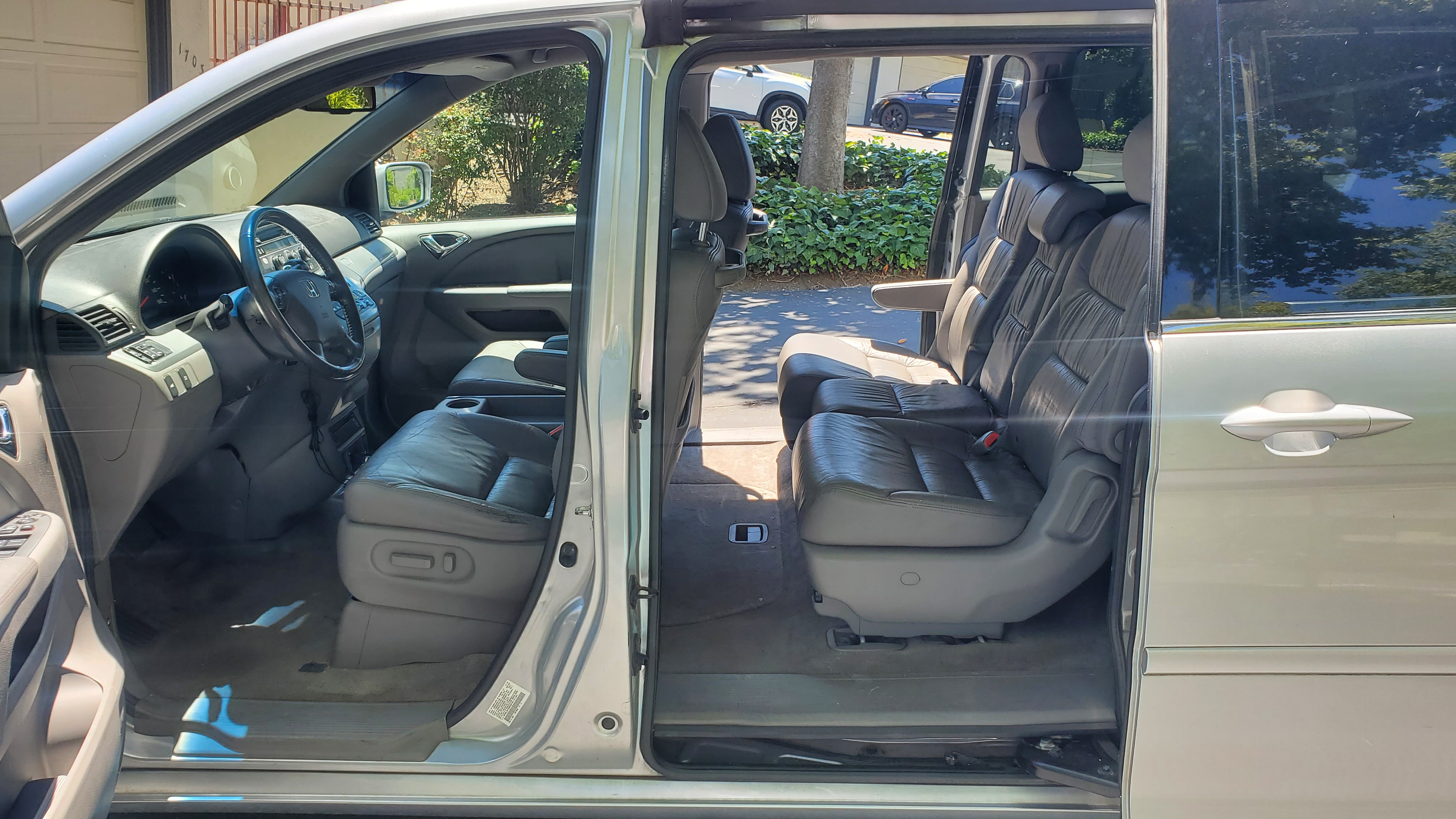 Used 2010 Honda Odyssey EX-L image 9