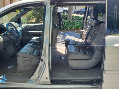 Used 2010 Honda Odyssey EX-L image 9