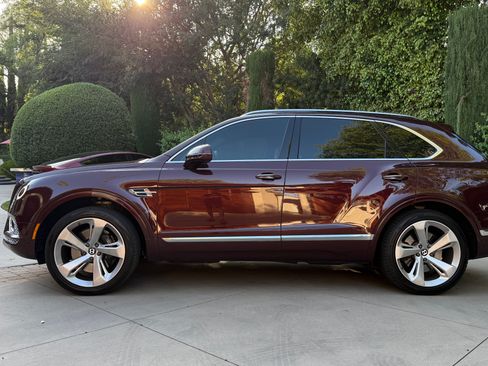 Used 2019 Bentley Bentayga AWD/4WD image 9