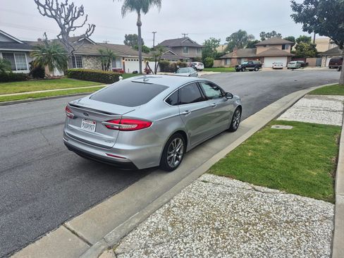 Used 2020 Ford Fusion Titanium image 2