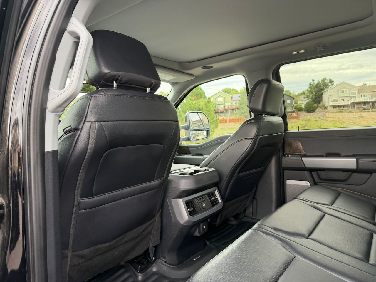Used 2025 Ford F350 Lariat w/ Lariat Ultimate Package AWD/4WD image 23