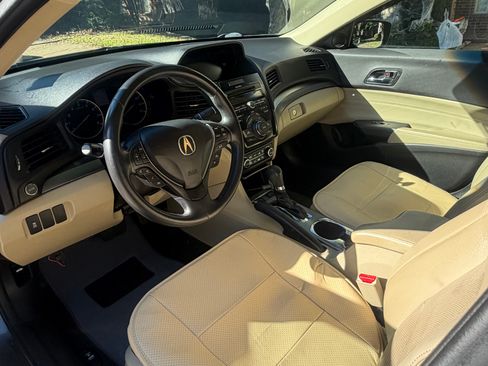 Used 2013 Acura ILX Hybrid w/ Technology Package image 11