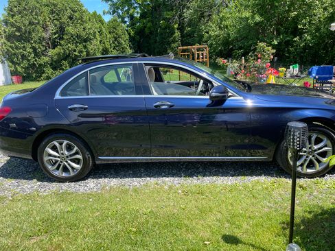 Used 2018 Mercedes-Benz C 300 4MATIC Sedan image 9