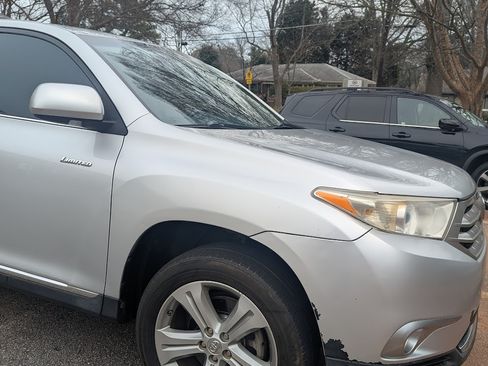 Used 2012 Toyota Highlander Limited w/ Tow Pkg image 9