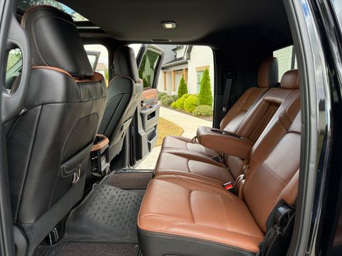 Used 2024 RAM 2500 Limited w/ Towing Technology Group image 17