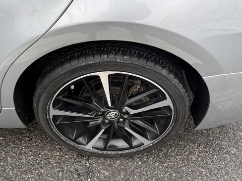 Used 2019 Toyota Camry XSE image 9