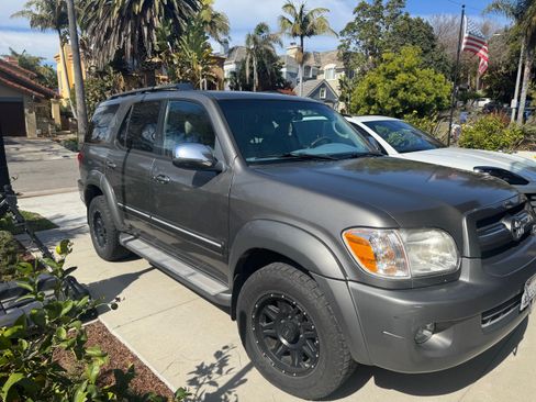 Used 2007 Toyota Sequoia Limited image 1