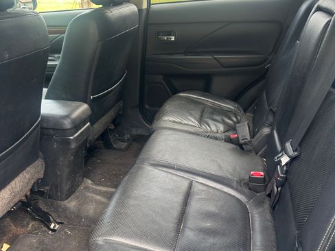 Used 2015 Mitsubishi Outlander SE AWD/4WD image 5