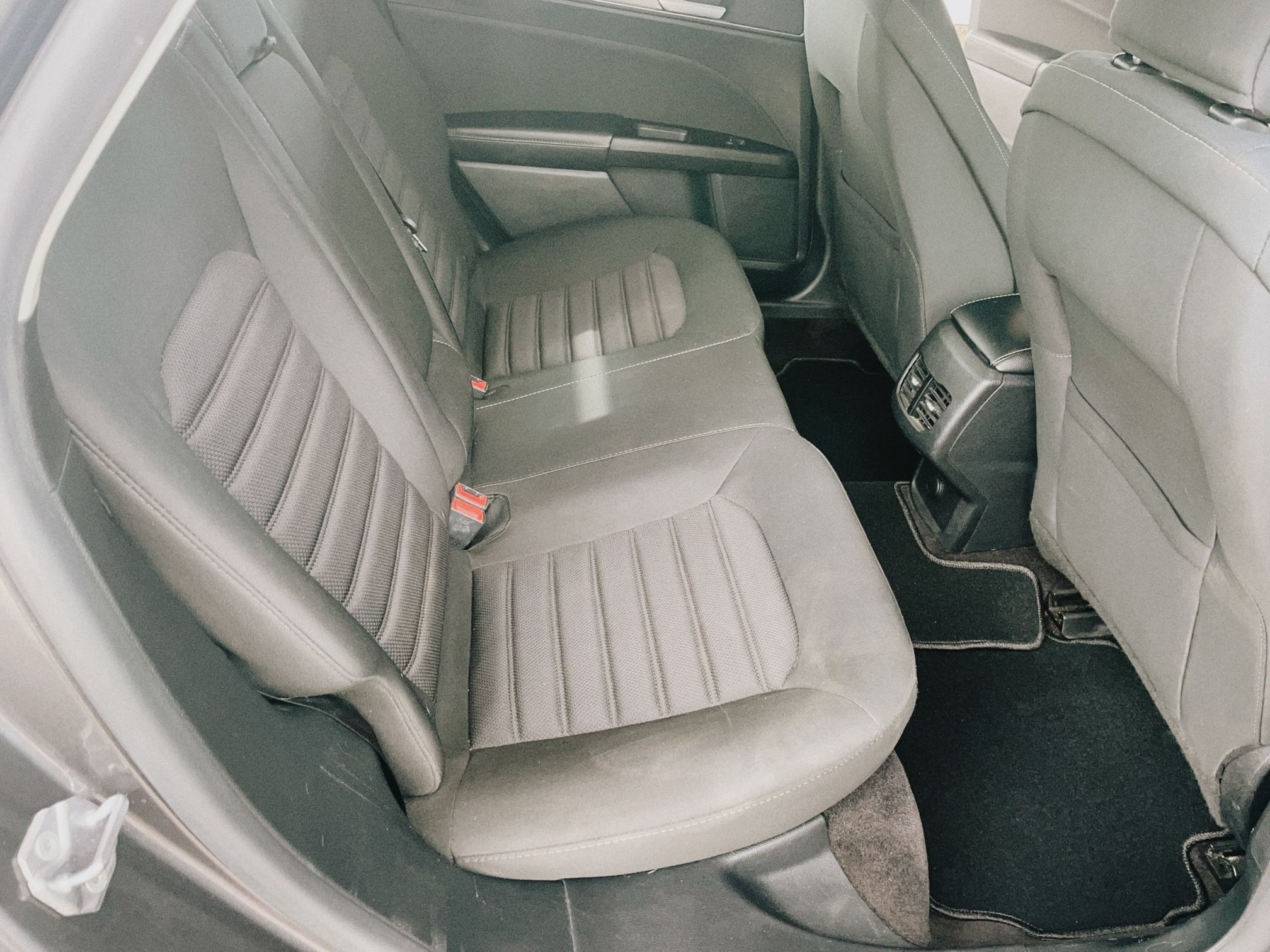Used 2017 Ford Fusion SE w/ Fusion SE Technology Package FWD image 16