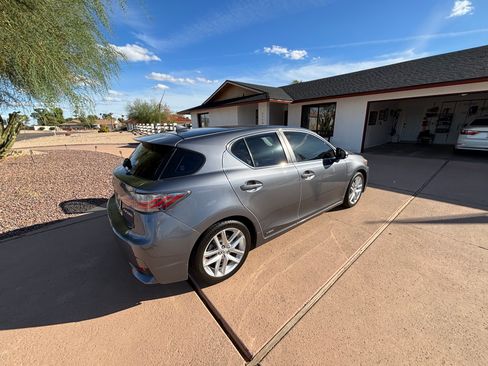Used 2015 Lexus CT 200h image 9