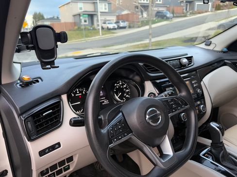 Used 2018 Nissan Rogue Sport SV image 4