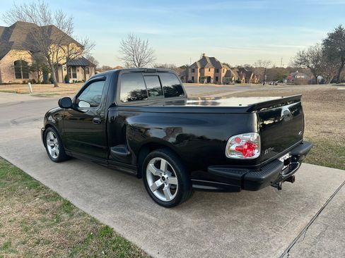 Used 2001 Ford F150 Lightning image 11