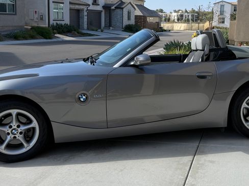 Used 2005 BMW Z4 2.5i RWD image 13