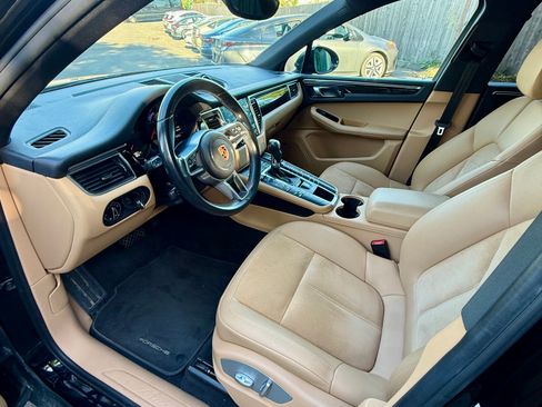 Used 2018 Porsche Macan Sport Edition AWD/4WD image 12