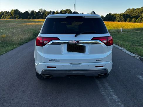 Used 2019 GMC Acadia Denali w/ Technology Package AWD/4WD image 4