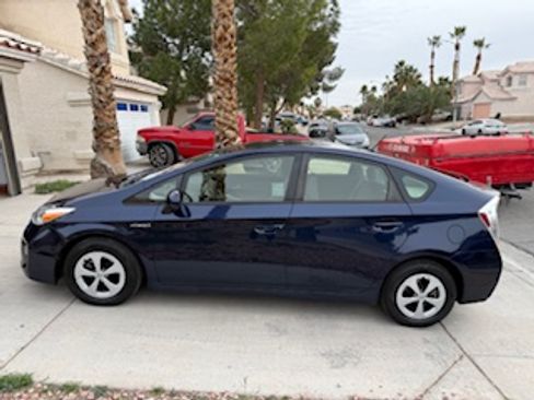 Used 2014 Toyota Prius Two image 15