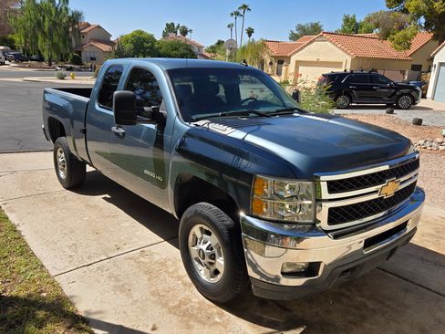 Used 2013 Chevrolet Silverado 2500 LT w/ Interior Plus Package image 2
