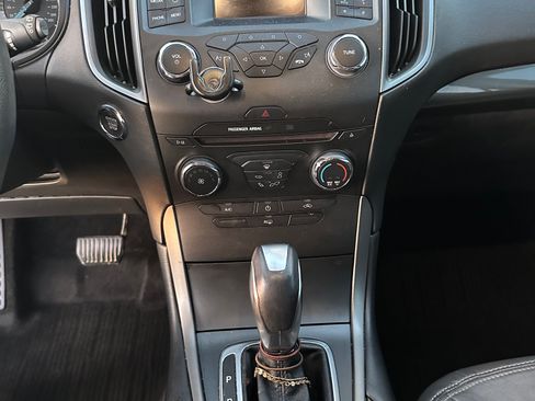 Used 2018 Ford Edge SE image 8