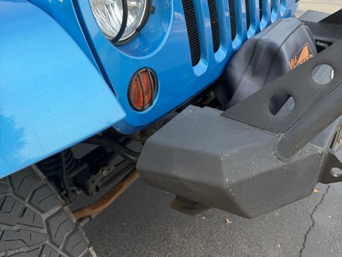 Used 2010 Jeep Wrangler Rubicon w/ PWR Convenience Group image 13