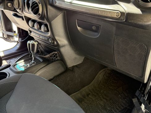 Used 2017 Jeep Wrangler Sport AWD/4WD image 20