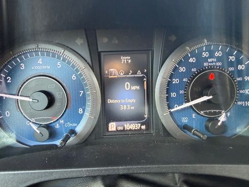 Used 2017 Toyota Sienna XLE Premium w/ Outdoor Package AWD/4WD image 6