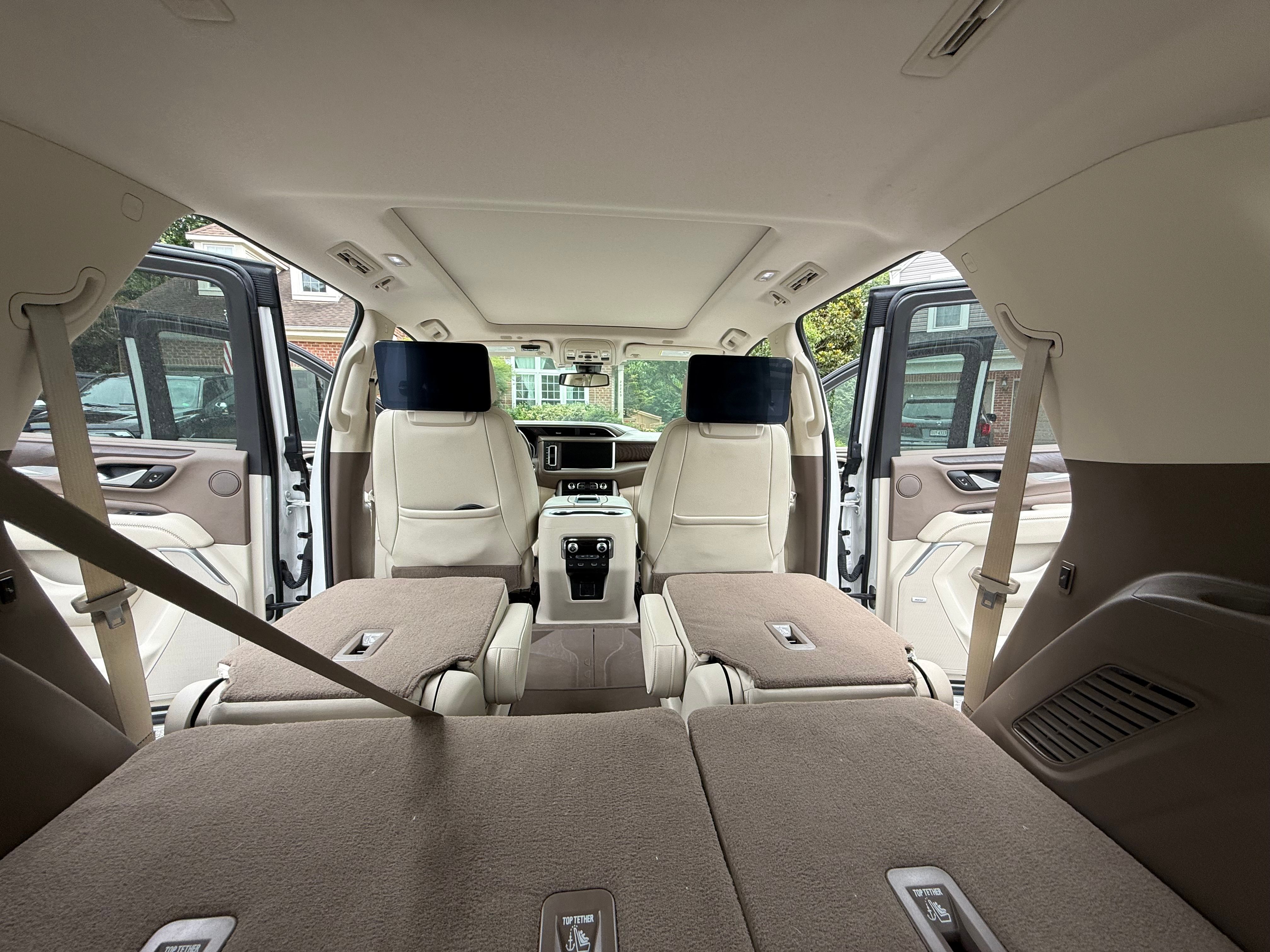 Used 2021 GMC Yukon Denali w/ LPO, Illumination Package AWD/4WD image 14