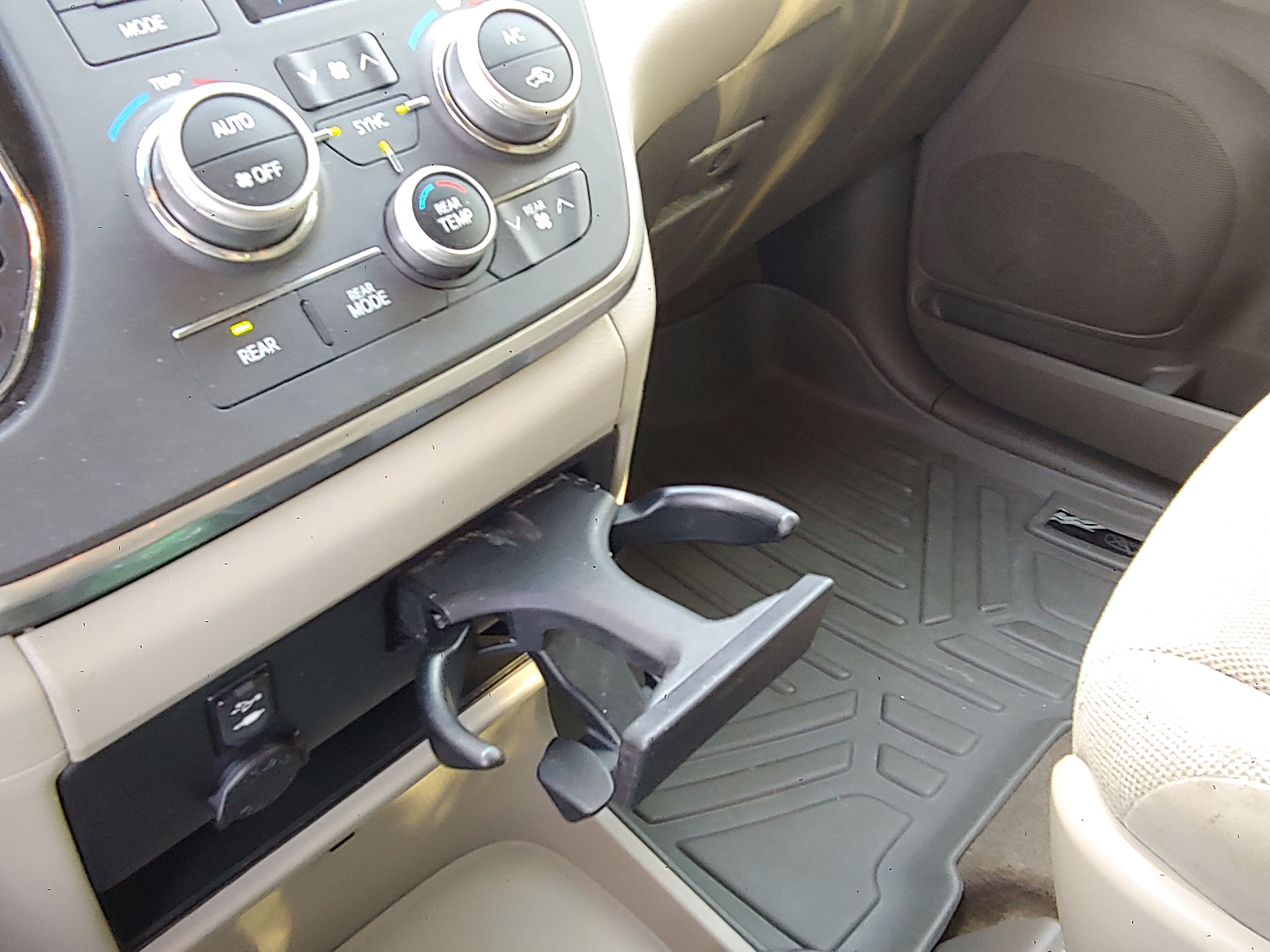 Used 2017 Toyota Sienna L FWD image 15