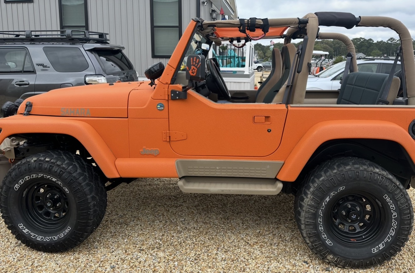 Used 1999 Jeep Wrangler Sahara AWD/4WD image 2