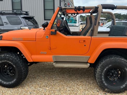 Used 1999 Jeep Wrangler Sahara AWD/4WD image 2