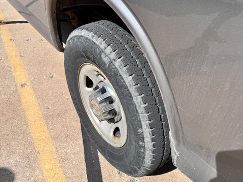 Used 2013 Chevrolet Express 2500 Van 3D w/ Power Package image 5