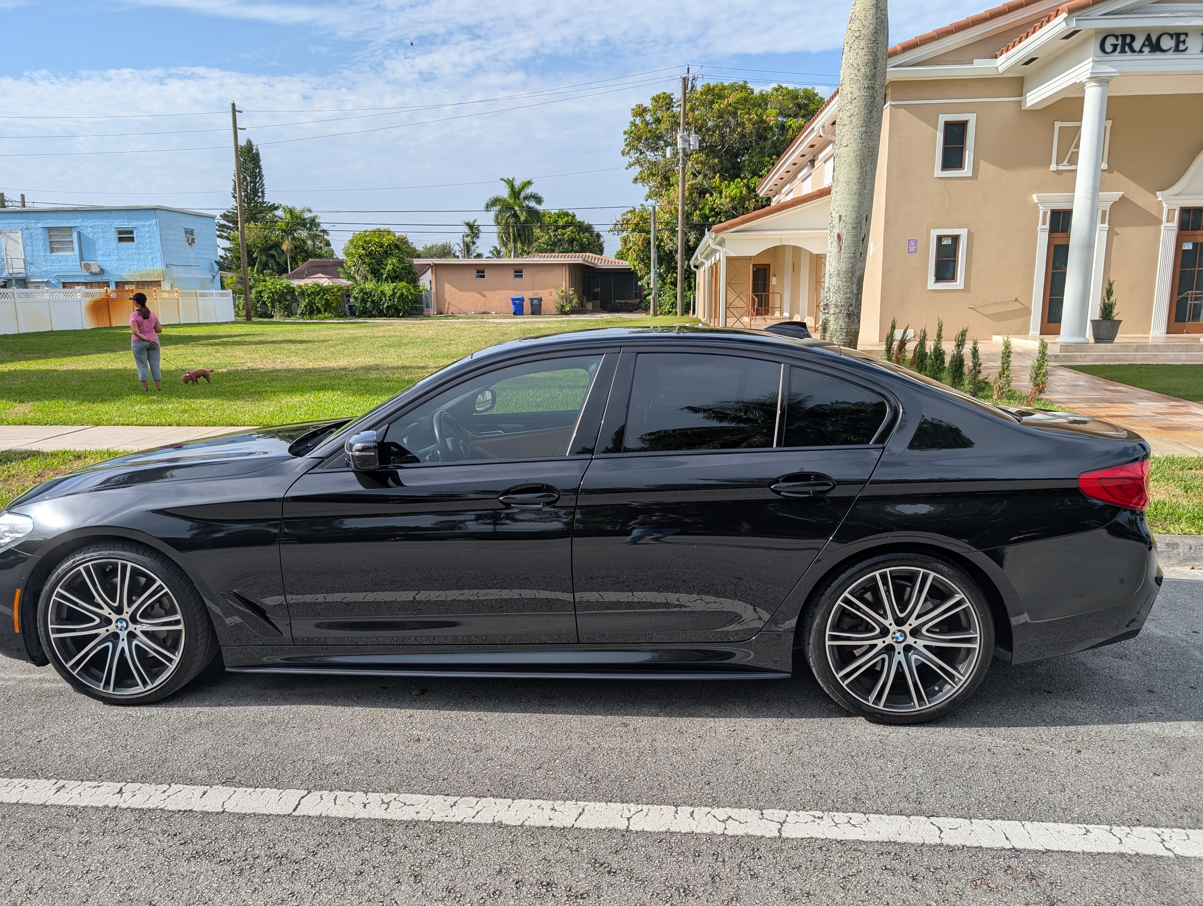 Used 2019 BMW 540i w/ M Sport Package RWD image 4