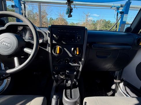 Used 2009 Jeep Wrangler Unlimited X w/ Trailer Tow Group image 18