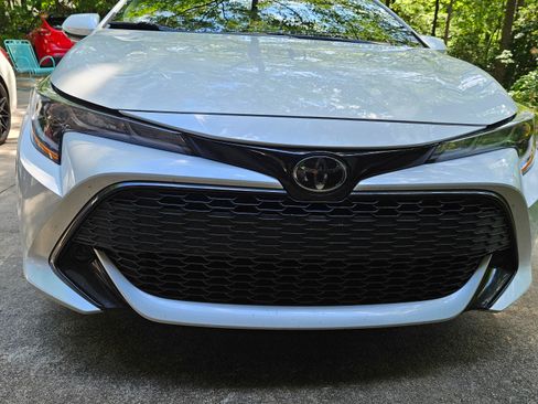 Used 2021 Toyota Corolla SE FWD image 2