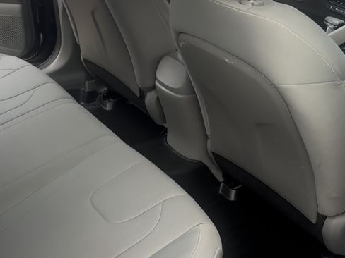 Used 2023 Hyundai Elantra SEL w/ Convenience Package image 10