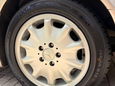 Used 2002 Mercedes-Benz E 320 Sedan image 11